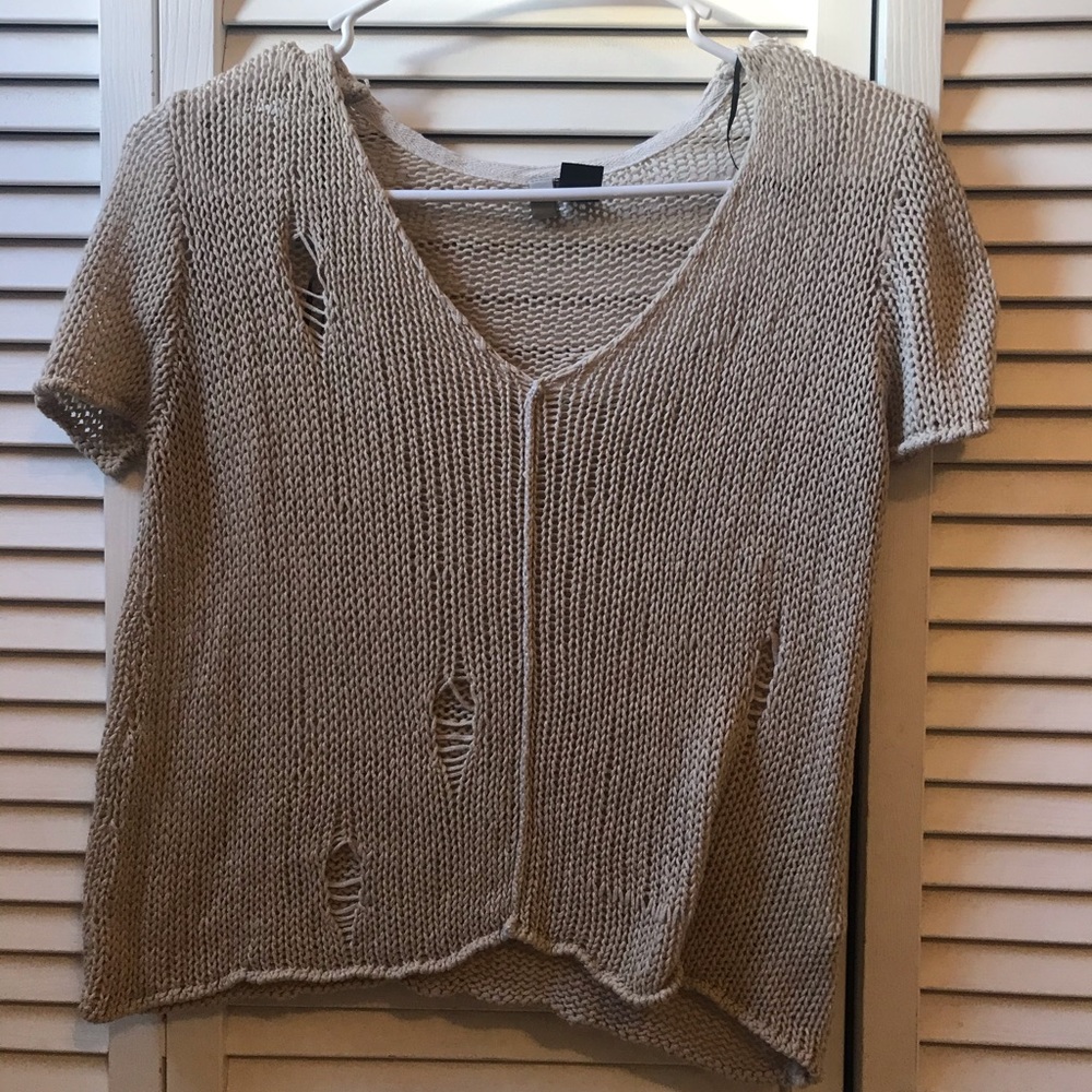 beachy v neck top